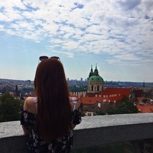 Meet your Posher, Stella